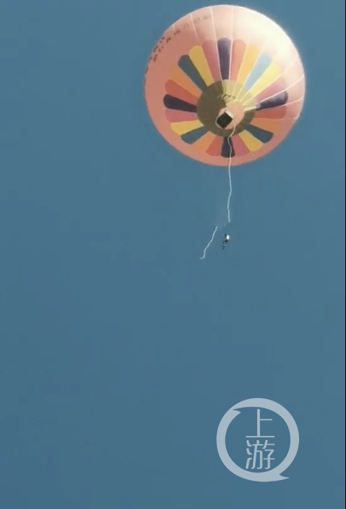 云南腾冲热气球事故报告：收球时突遇上升气流，地勤员未松手80米高空坠亡