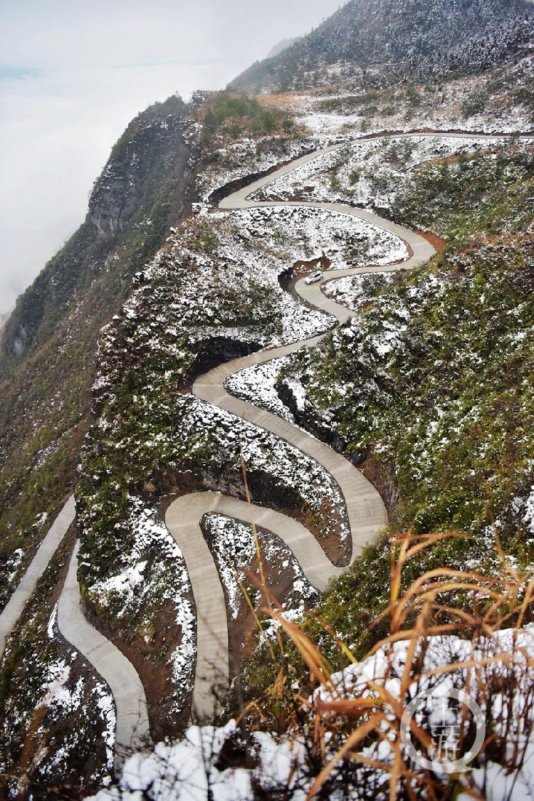 重庆酉阳山路弯弯圆农民致富梦