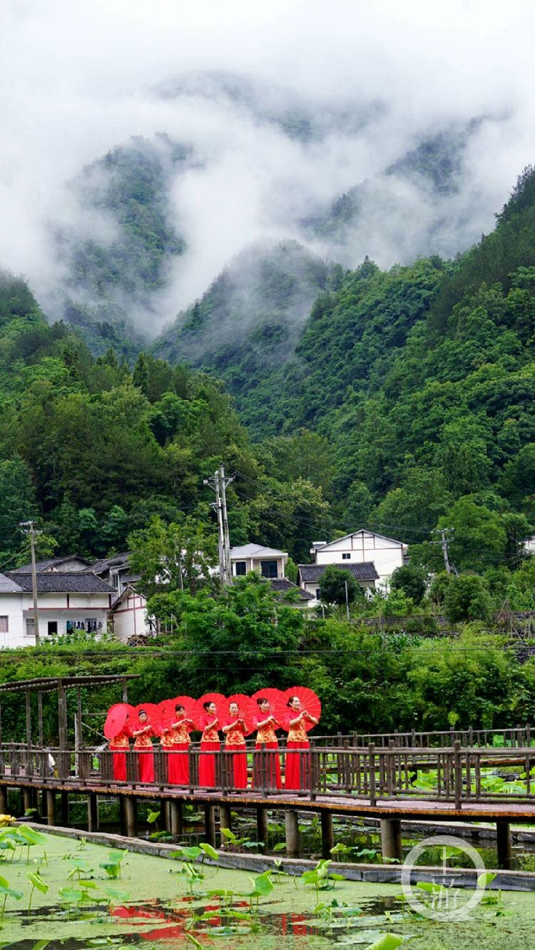 城口縣高觀鎮,從地圖上看,位於重慶的頂端,這裡離主城市區四百多