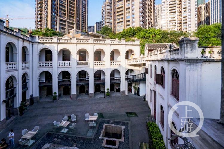 法國水師兵營舊址位於南濱路,其修建於1902年,建築風格東西合璧.