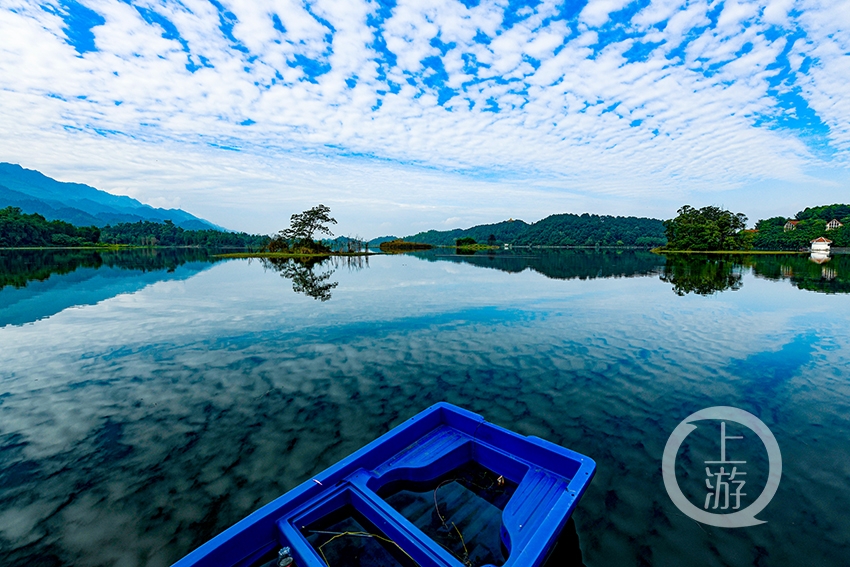 大足龍水湖 天光雲影共徘徊