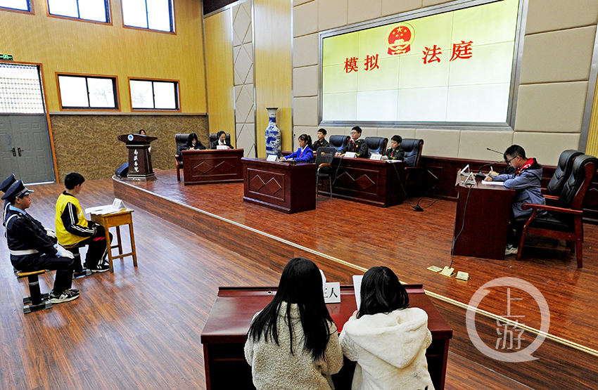 迎接國家憲法日 模擬法庭進校園