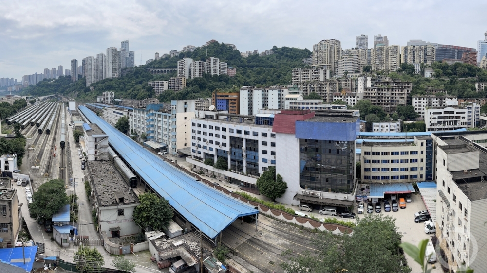 关注菜园坝火车站片区改造丨和火车站一墙之隔有座城中村承载着许多老